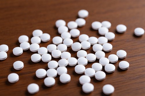 Белые таблетки